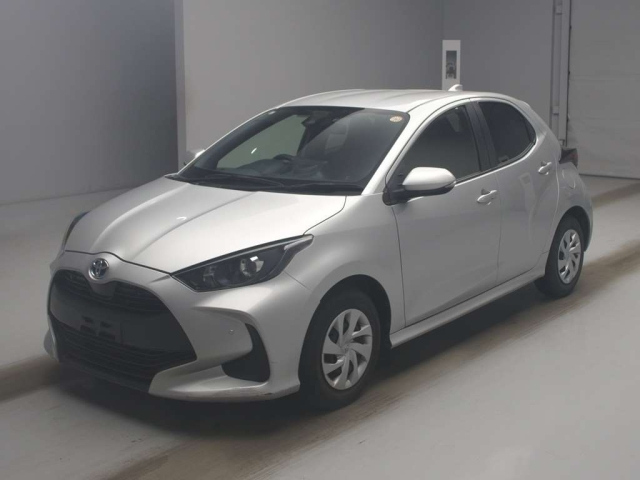 TOYOTA YARIS — фото