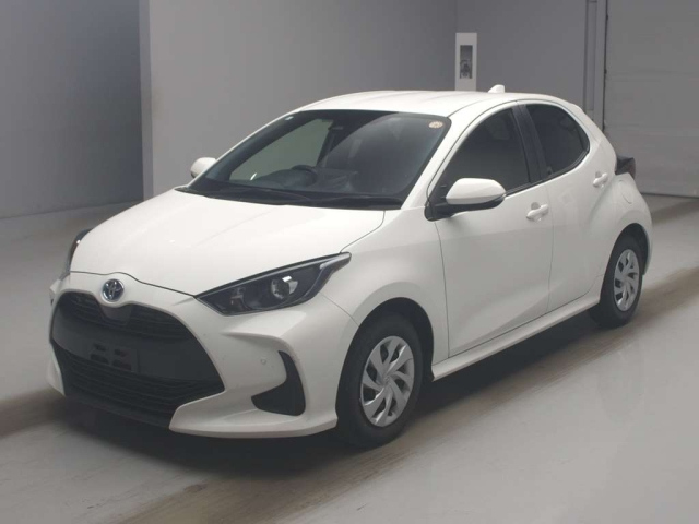 TOYOTA YARIS — фото