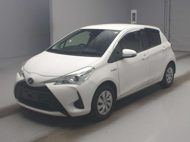 TOYOTA VITZ — фото