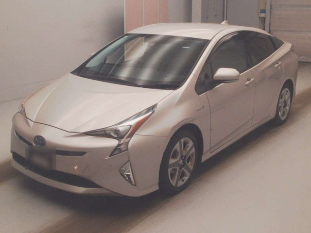 TOYOTA PRIUS — фото