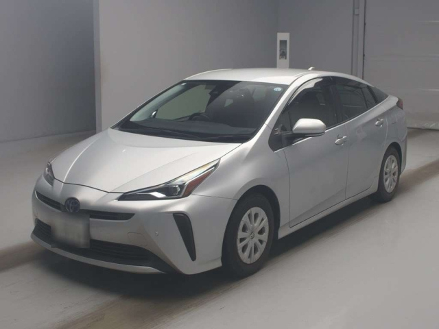 TOYOTA PRIUS — фото