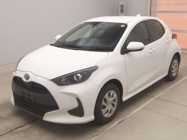 TOYOTA YARIS — фото