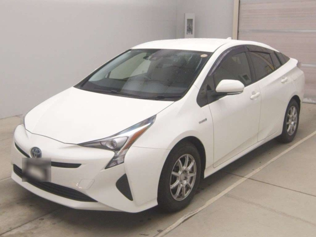 TOYOTA PRIUS — фото
