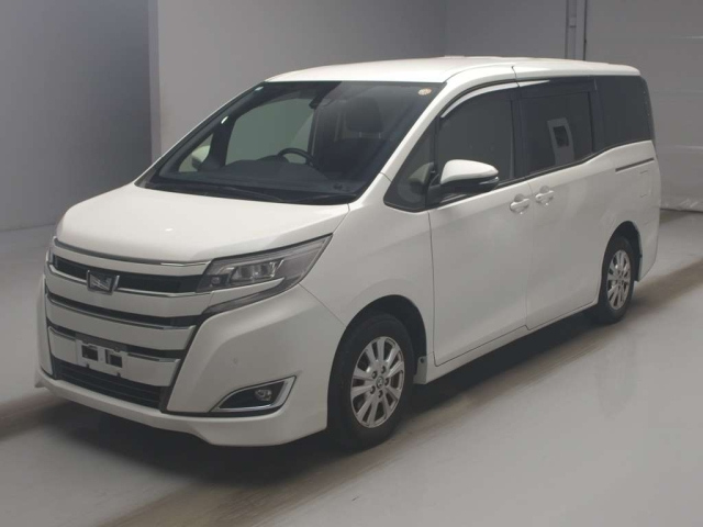 TOYOTA NOAH — фото