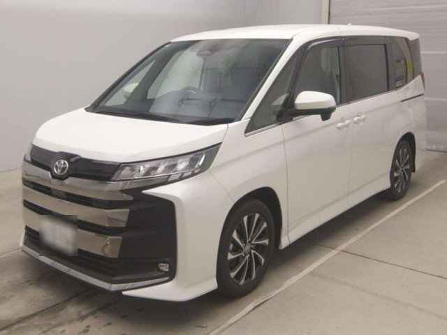 TOYOTA NOAH — фото