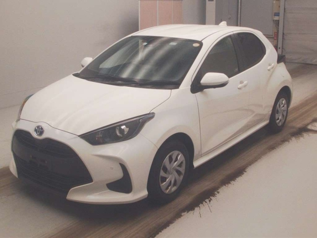 TOYOTA YARIS — фото