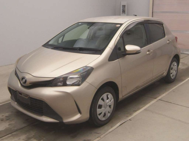 TOYOTA VITZ — фото