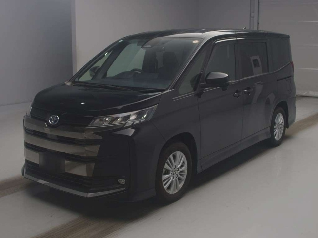 TOYOTA NOAH — фото