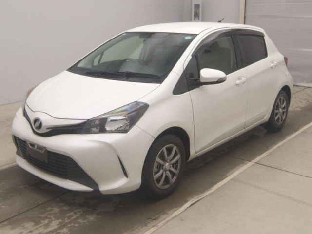 TOYOTA VITZ — фото