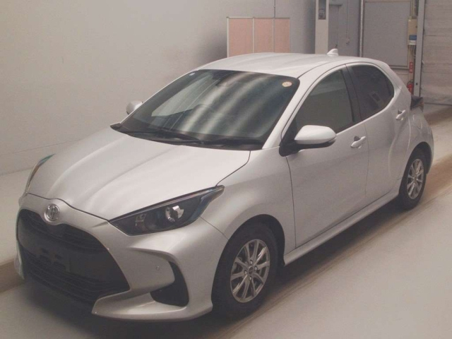 TOYOTA YARIS — фото