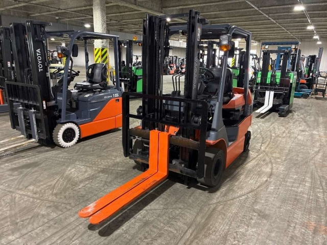 TOYOTA FORKLIFT — фото