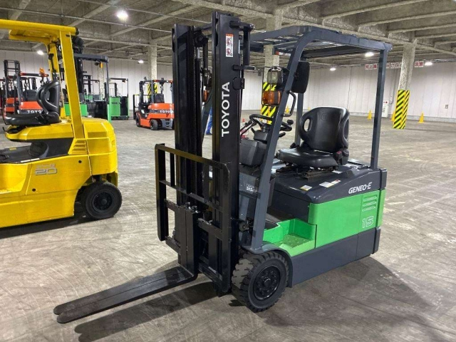 TOYOTA FORKLIFT — фото