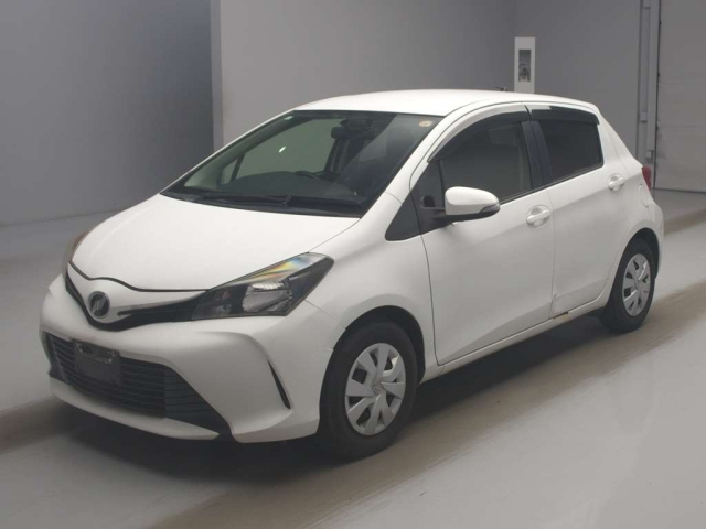 TOYOTA VITZ — фото