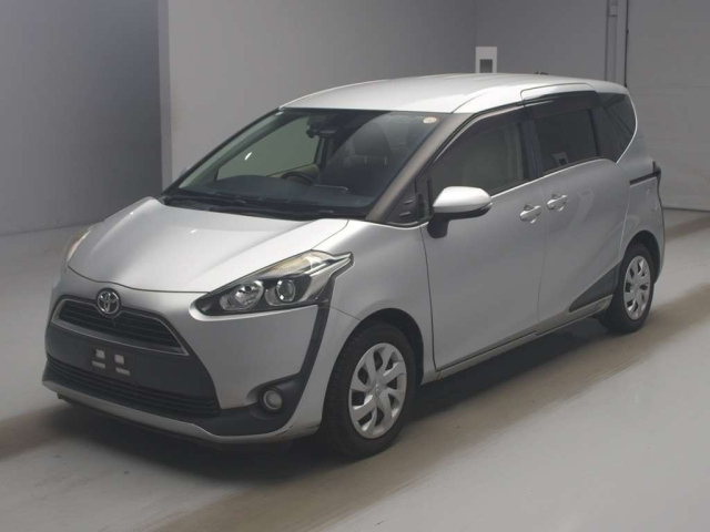 TOYOTA SIENTA — фото