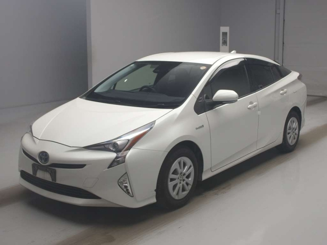 TOYOTA PRIUS — фото