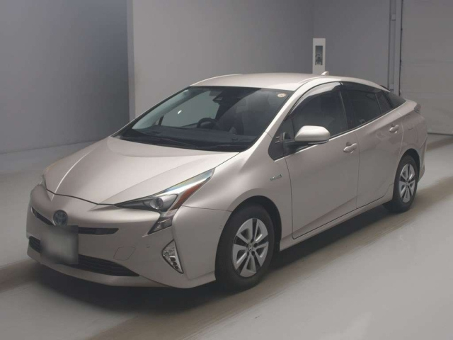TOYOTA PRIUS — фото