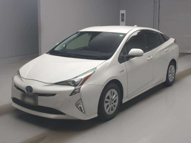 TOYOTA PRIUS — фото