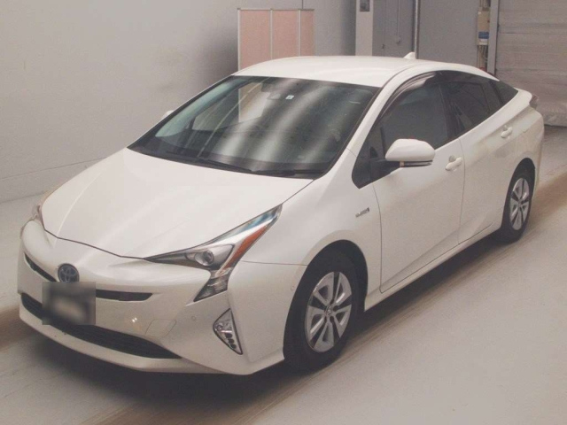 TOYOTA PRIUS — фото