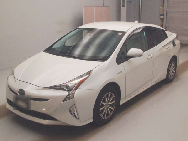 TOYOTA PRIUS — фото