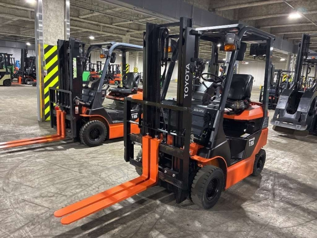 TOYOTA FORKLIFT — фото