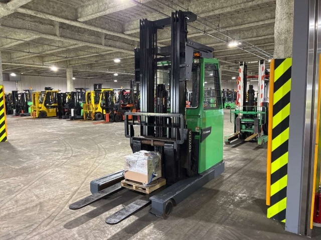 TOYOTA FORKLIFT — фото