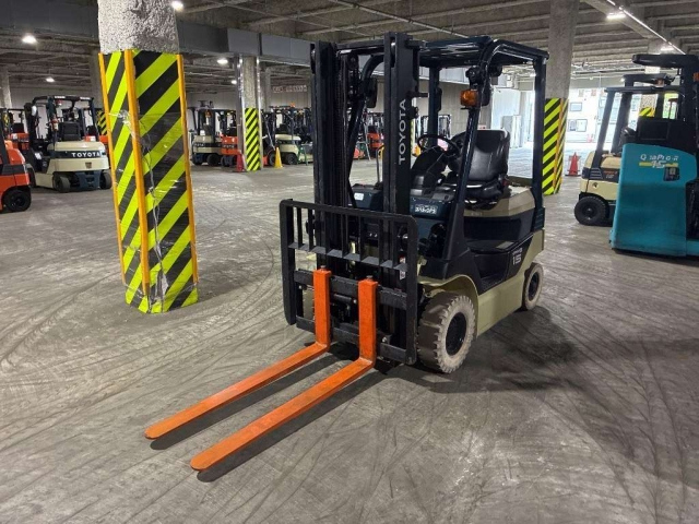 TOYOTA FORKLIFT