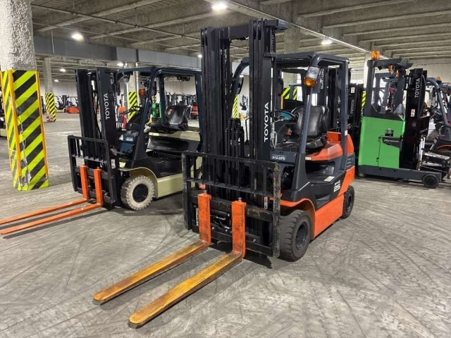 TOYOTA FORKLIFT