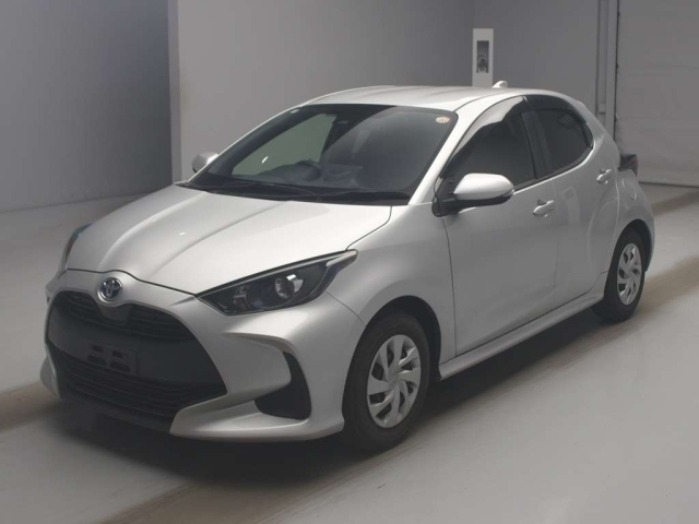 TOYOTA YARIS — фото