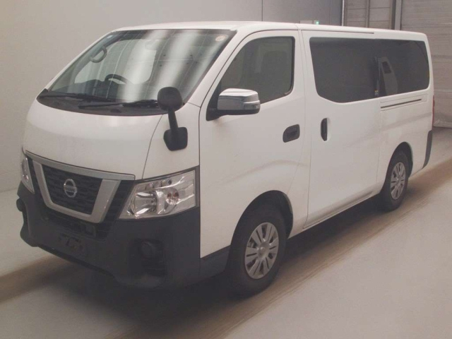NISSAN CARAVAN — фото