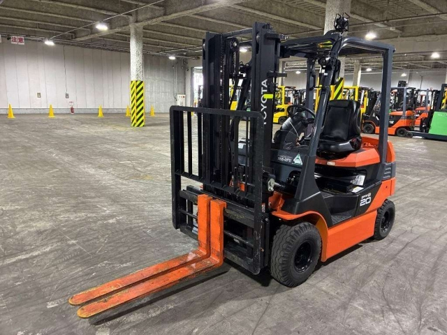 TOYOTA FORKLIFT — фото