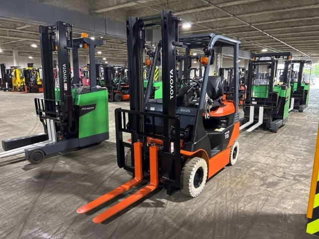 TOYOTA FORKLIFT — фото