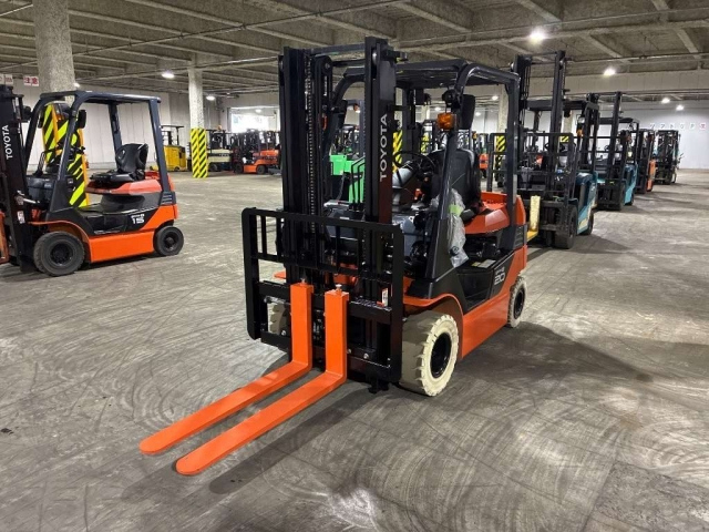 TOYOTA FORKLIFT — фото