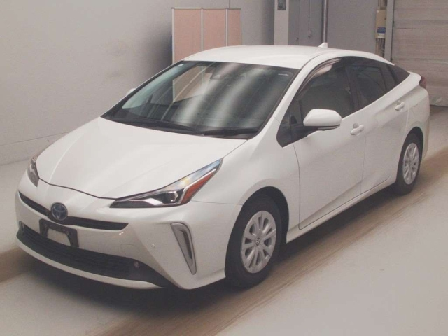 TOYOTA PRIUS — фото