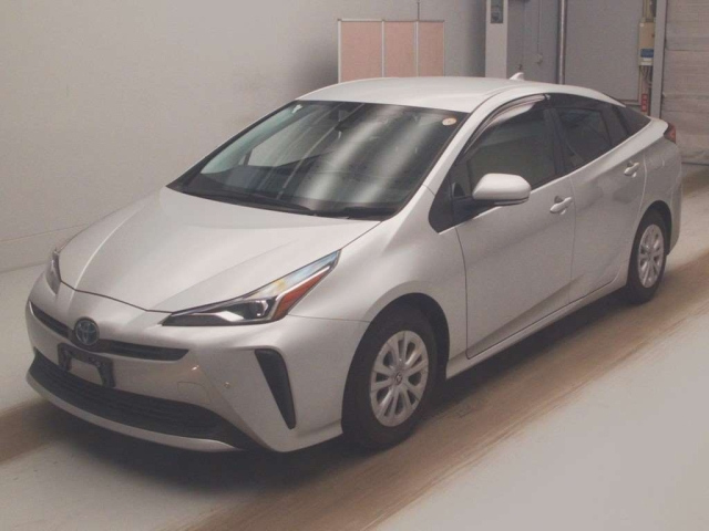 TOYOTA PRIUS — фото