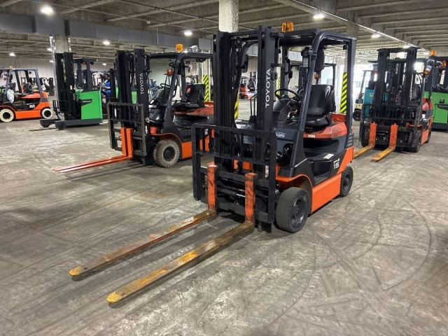 TOYOTA FORKLIFT