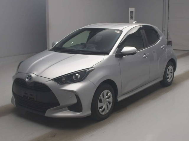 TOYOTA YARIS — фото
