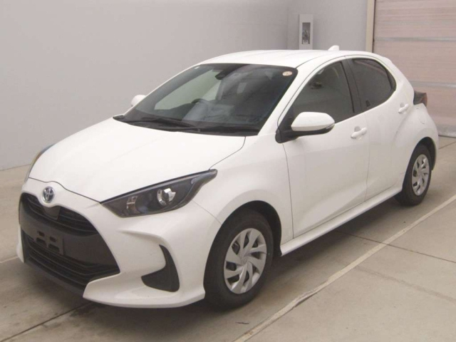 TOYOTA YARIS — фото