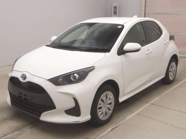 TOYOTA YARIS — фото