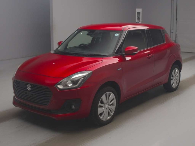 SUZUKI SWIFT — фото