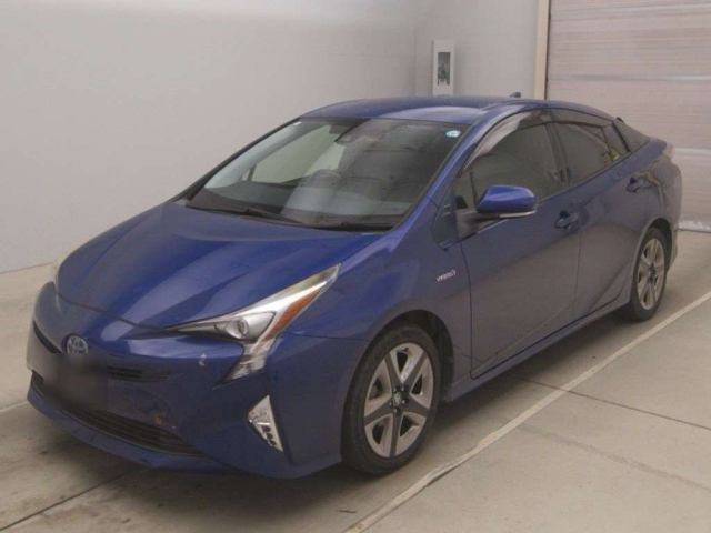 TOYOTA PRIUS — фото