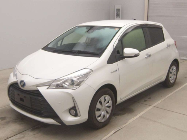 TOYOTA VITZ — фото