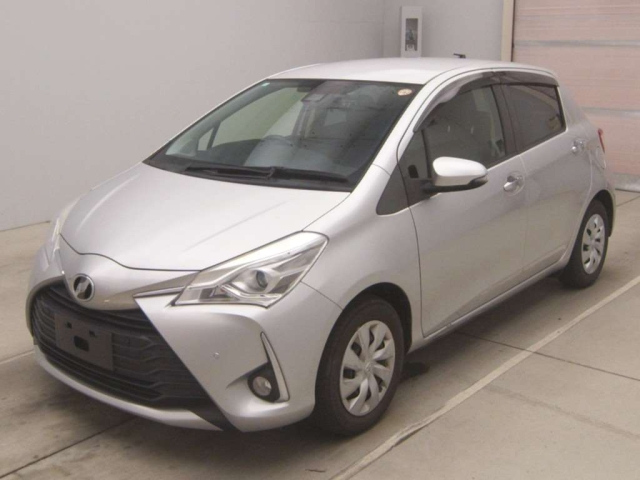 TOYOTA VITZ — фото