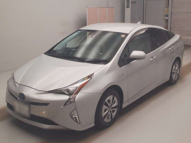 TOYOTA PRIUS — фото