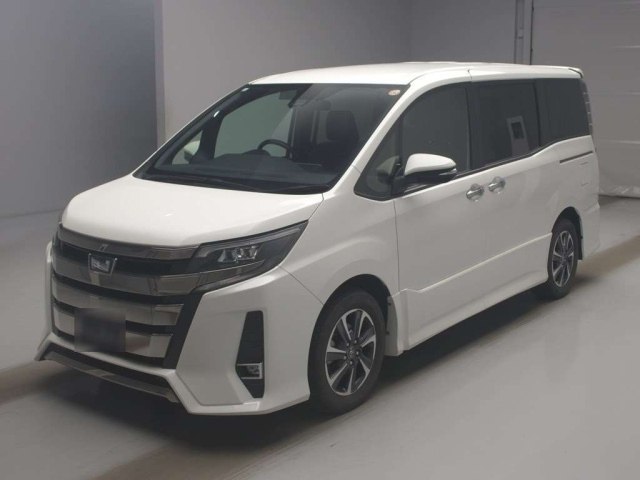 TOYOTA NOAH — фото