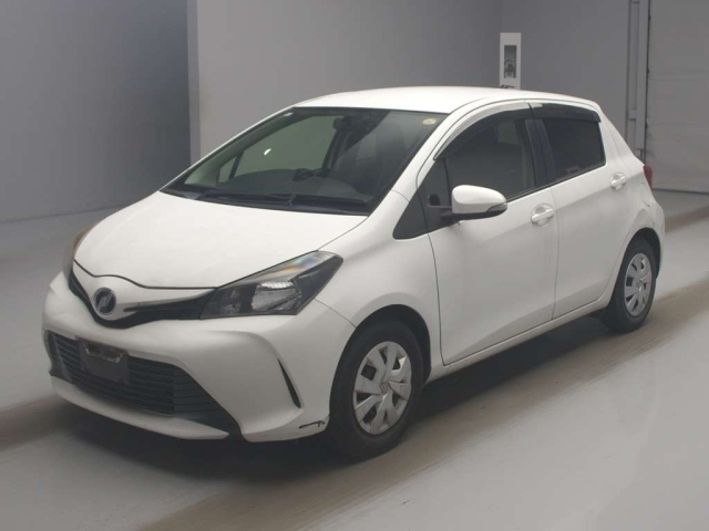 TOYOTA VITZ — фото