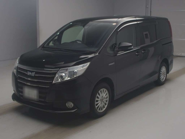 TOYOTA NOAH — фото