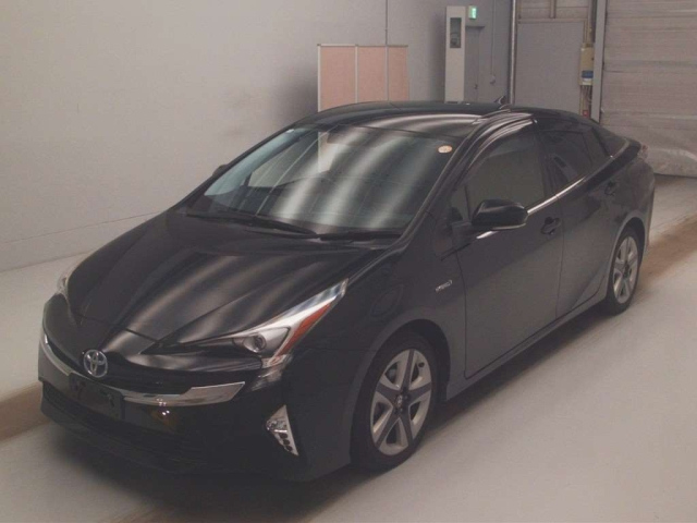 TOYOTA PRIUS — фото
