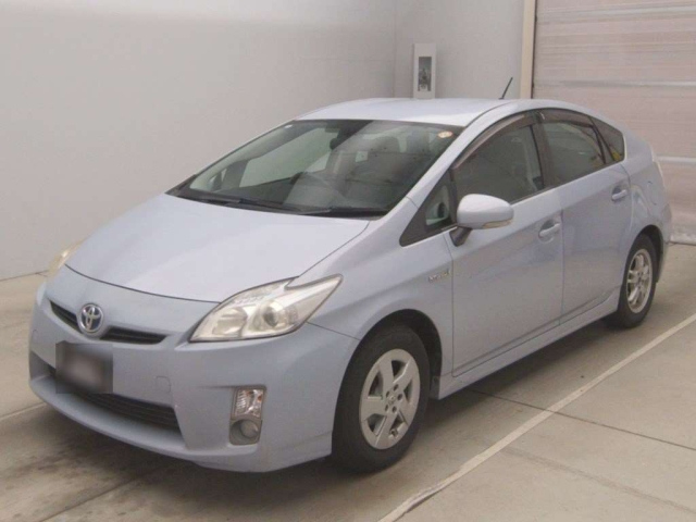 TOYOTA PRIUS — фото