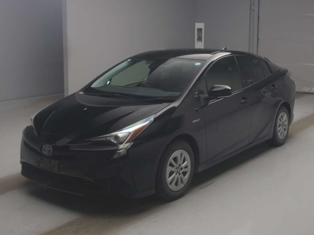 TOYOTA PRIUS — фото