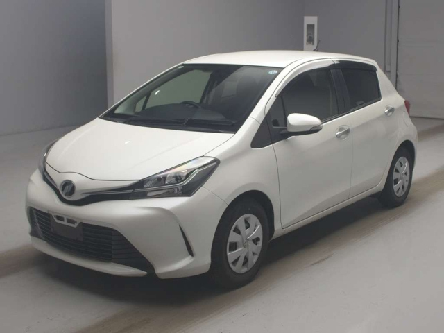 TOYOTA VITZ — фото
